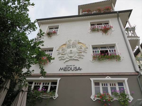 185-House of Medusa